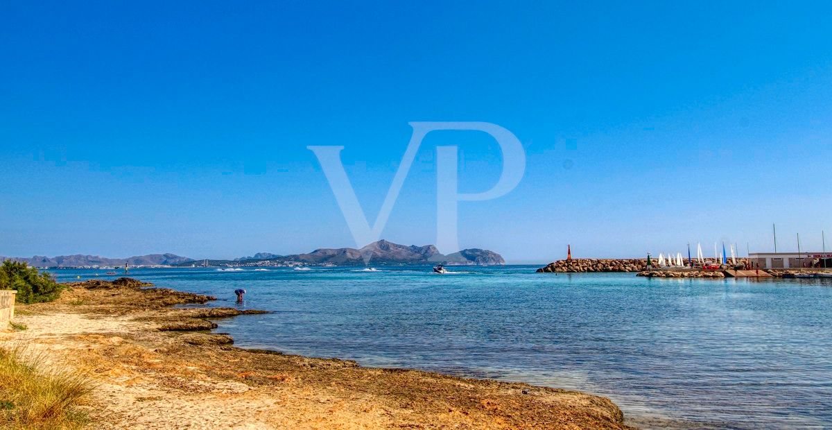 spectacular-luxury-villa-with-swimming-pool-for-sale-in-the-urbanisation-son-bauló-in-can-picafort