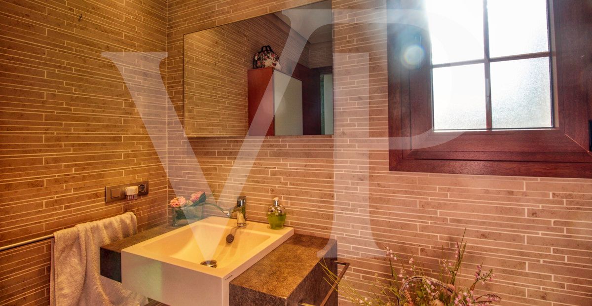 spectacular-luxury-villa-with-swimming-pool-for-sale-in-the-urbanisation-son-bauló-in-can-picafort