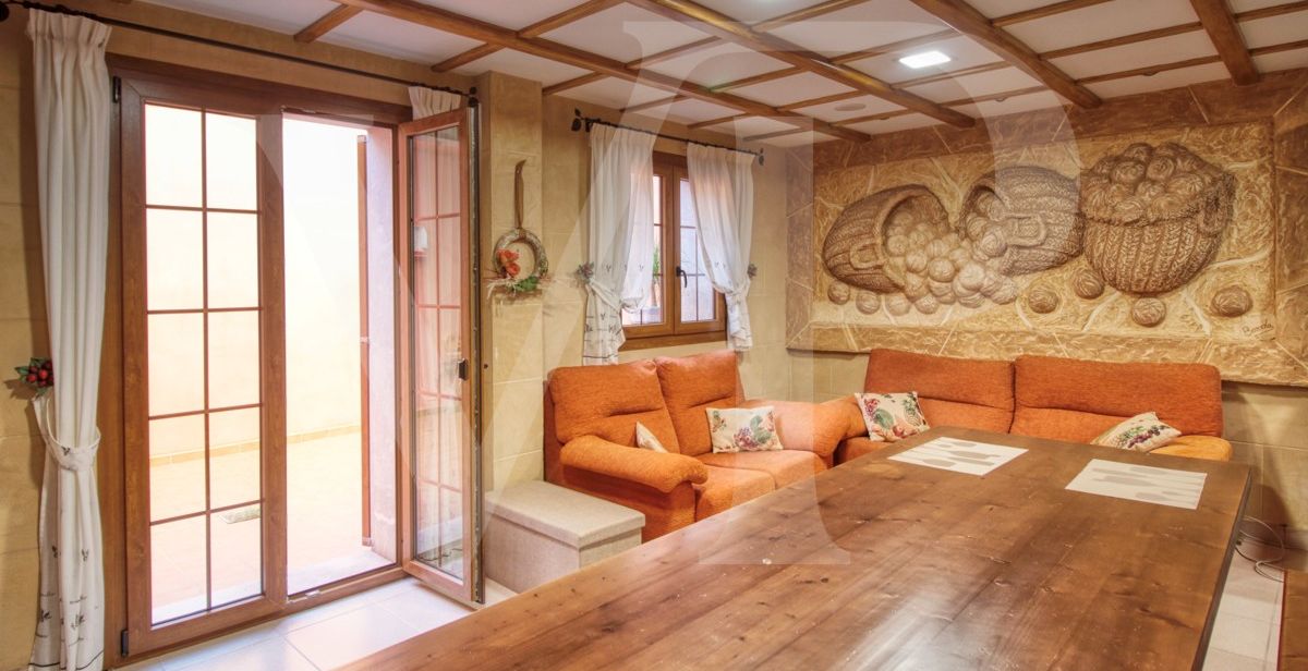 spectacular-luxury-villa-with-swimming-pool-for-sale-in-the-urbanisation-son-bauló-in-can-picafort