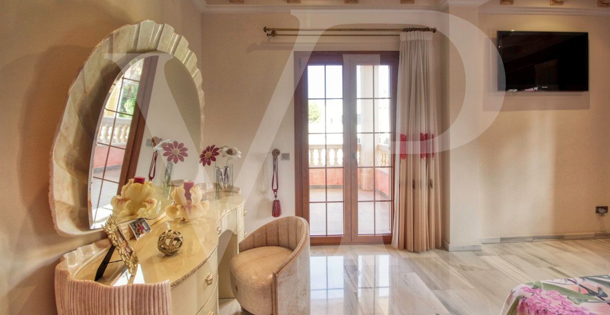 spectacular-luxury-villa-with-swimming-pool-for-sale-in-the-urbanisation-son-bauló-in-can-picafort