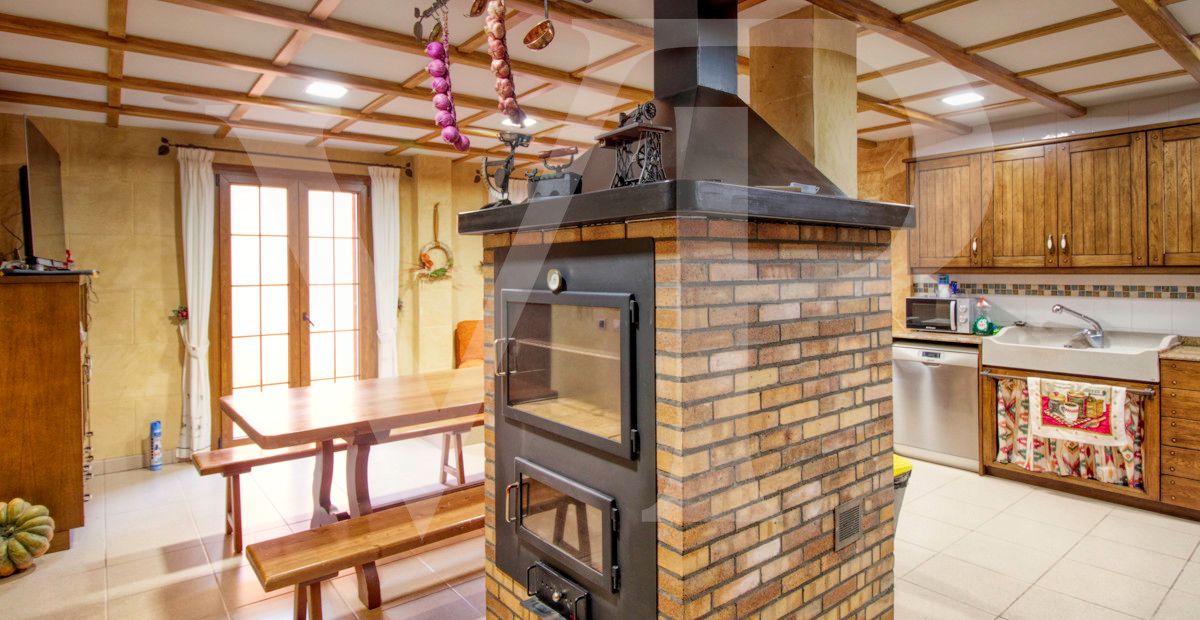 spectacular-luxury-villa-with-swimming-pool-for-sale-in-the-urbanisation-son-bauló-in-can-picafort