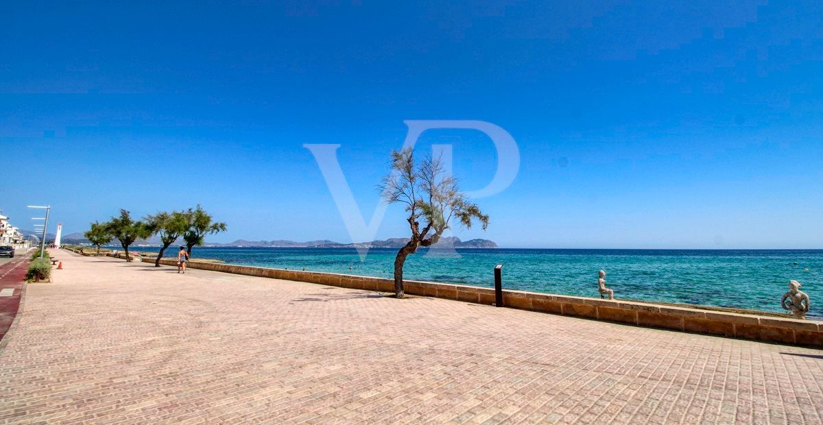 spectacular-luxury-villa-with-swimming-pool-for-sale-in-the-urbanisation-son-bauló-in-can-picafort