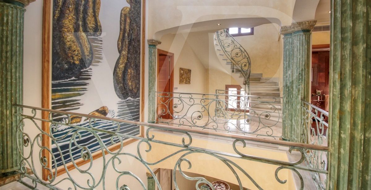 spectacular-luxury-villa-with-swimming-pool-for-sale-in-the-urbanisation-son-bauló-in-can-picafort