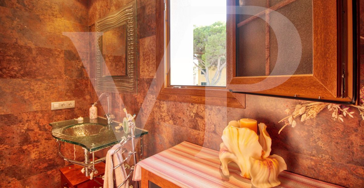 spectacular-luxury-villa-with-swimming-pool-for-sale-in-the-urbanisation-son-bauló-in-can-picafort