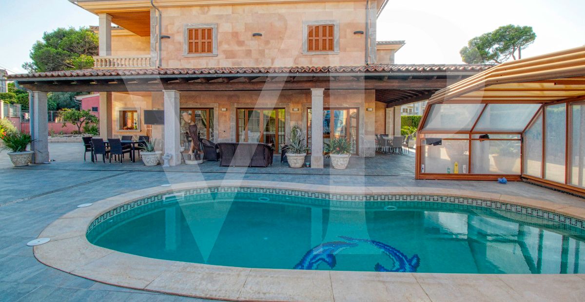 spectacular-luxury-villa-with-swimming-pool-for-sale-in-the-urbanisation-son-bauló-in-can-picafort