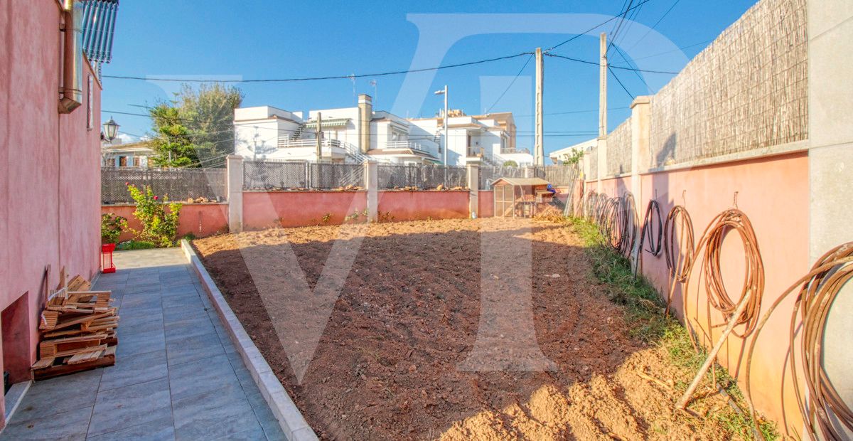 spectacular-luxury-villa-with-swimming-pool-for-sale-in-the-urbanisation-son-bauló-in-can-picafort