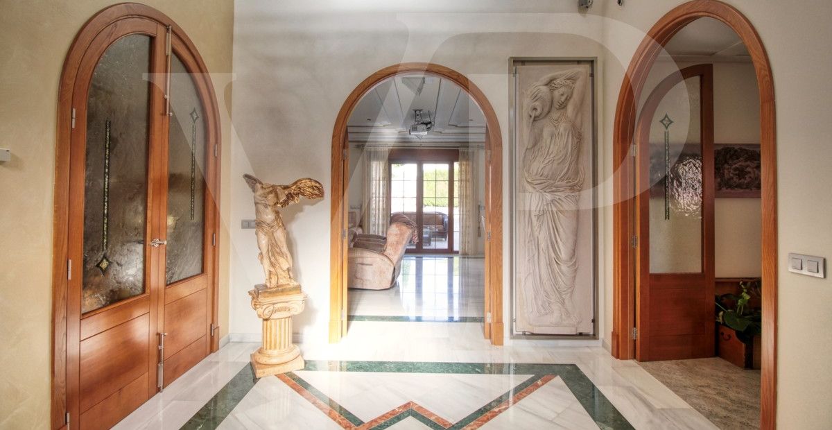 spectacular-luxury-villa-with-swimming-pool-for-sale-in-the-urbanisation-son-bauló-in-can-picafort