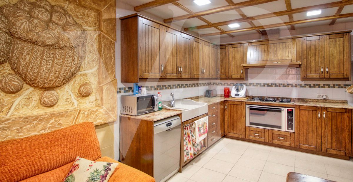 spectacular-luxury-villa-with-swimming-pool-for-sale-in-the-urbanisation-son-bauló-in-can-picafort