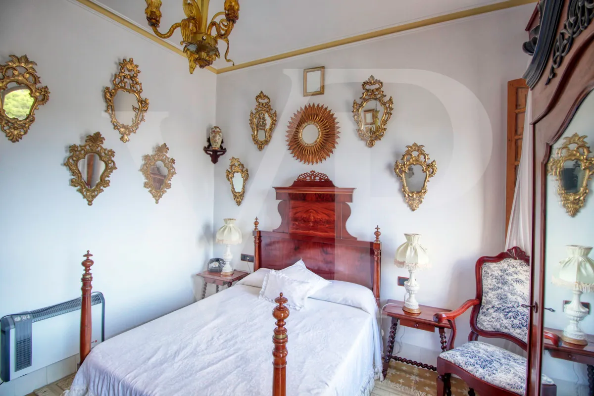 for-sale-fantastic-1925's-corner-manor-villa-with-garden-in-a-quiet-area-in-front-of-the-beach-platja-d'en-repíc-in-puerto-de-sóller
