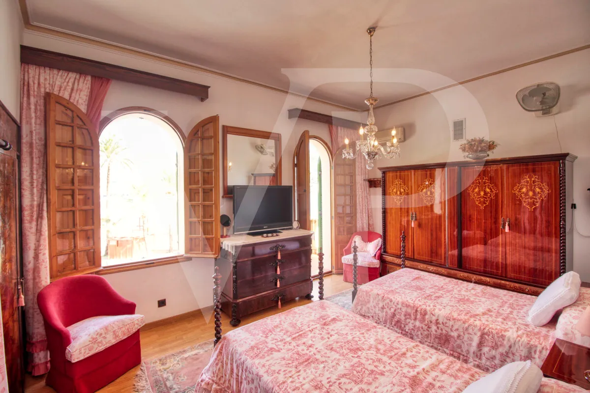 for-sale-fantastic-1925's-corner-manor-villa-with-garden-in-a-quiet-area-in-front-of-the-beach-platja-d'en-repíc-in-puerto-de-sóller