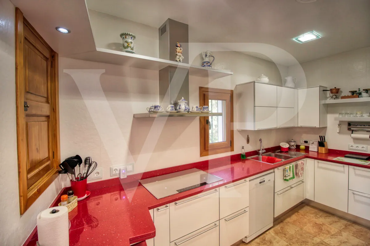 for-sale-fantastic-1925's-corner-manor-villa-with-garden-in-a-quiet-area-in-front-of-the-beach-platja-d'en-repíc-in-puerto-de-sóller