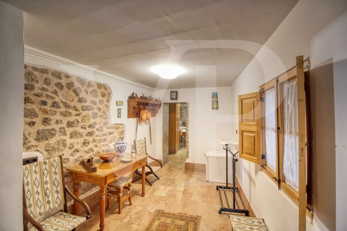 for-sale-fantastic-1925's-corner-manor-villa-with-garden-in-a-quiet-area-in-front-of-the-beach-platja-d'en-repíc-in-puerto-de-sóller