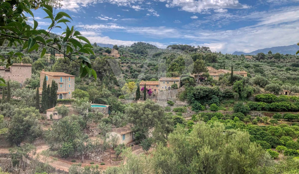 zu-verkaufen-finca-exklusives-anwesen-von-fast-15-hektar-in-einzigartigen-enklave-in-den-bergen-die-den-hafen-von-sóller