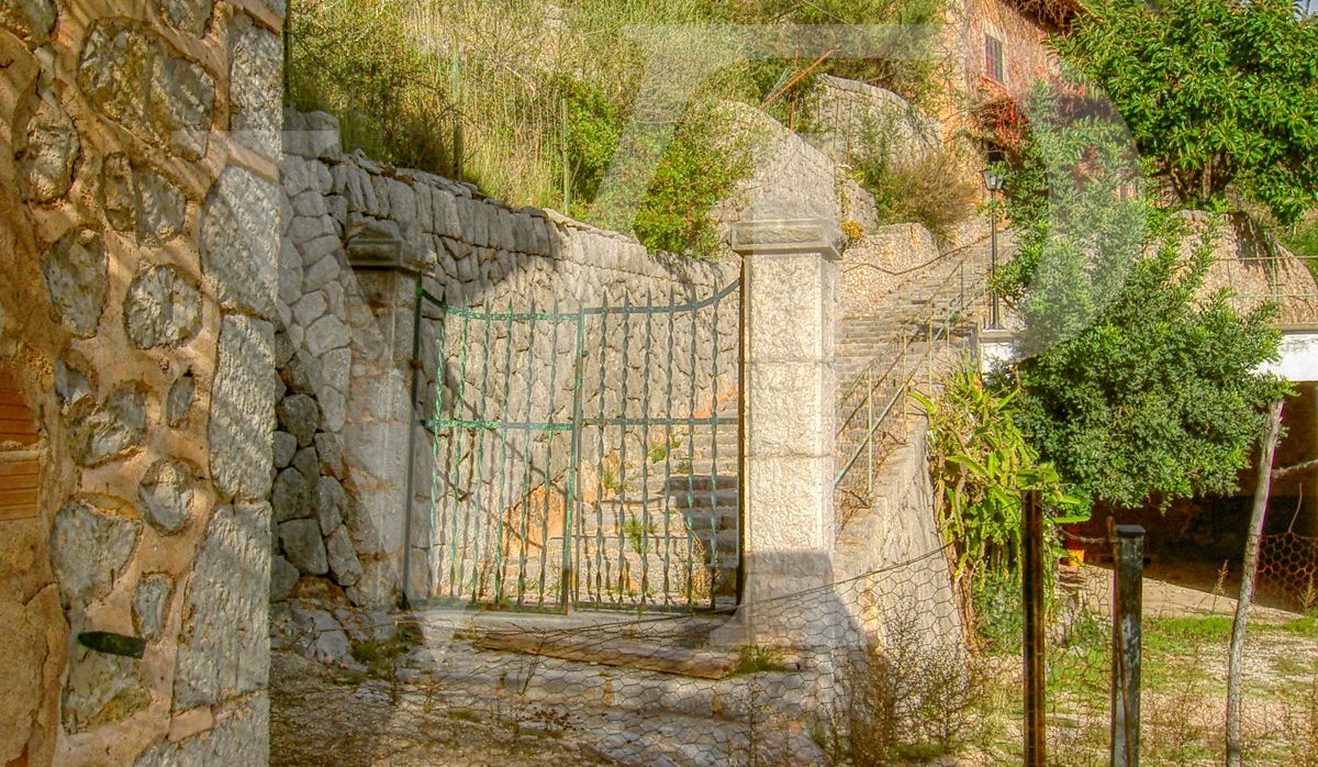 zu-verkaufen-finca-exklusives-anwesen-von-fast-15-hektar-in-einzigartigen-enklave-in-den-bergen-die-den-hafen-von-sóller