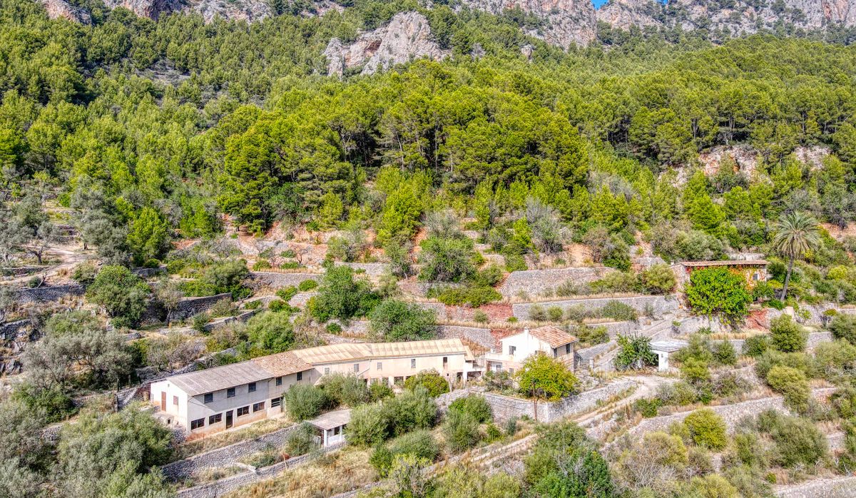 zu-verkaufen-finca-exklusives-anwesen-von-fast-15-hektar-in-einzigartigen-enklave-in-den-bergen-die-den-hafen-von-sóller