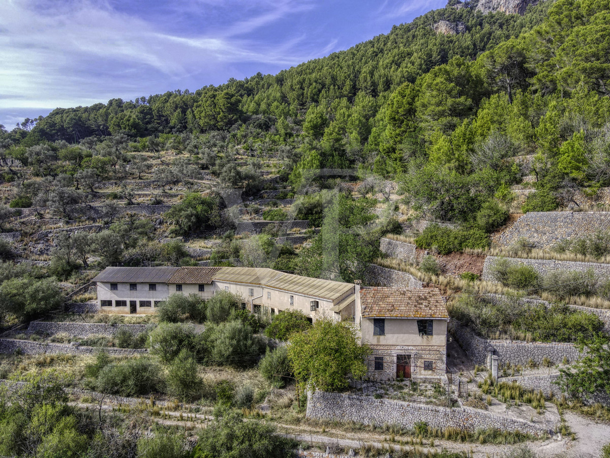 zu-verkaufen-finca-exklusives-anwesen-von-fast-15-hektar-in-einzigartigen-enklave-in-den-bergen-die-den-hafen-von-sóller