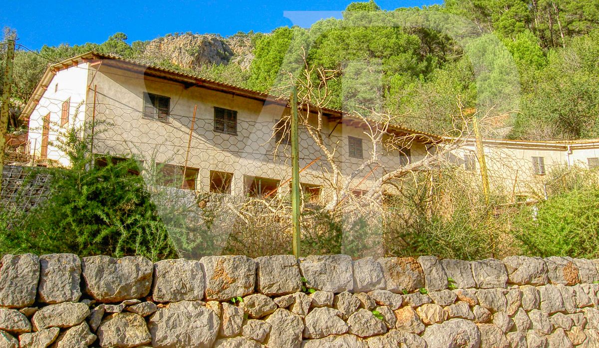 zu-verkaufen-finca-exklusives-anwesen-von-fast-15-hektar-in-einzigartigen-enklave-in-den-bergen-die-den-hafen-von-sóller
