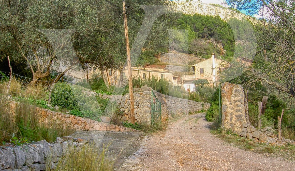 zu-verkaufen-finca-exklusives-anwesen-von-fast-15-hektar-in-einzigartigen-enklave-in-den-bergen-die-den-hafen-von-sóller