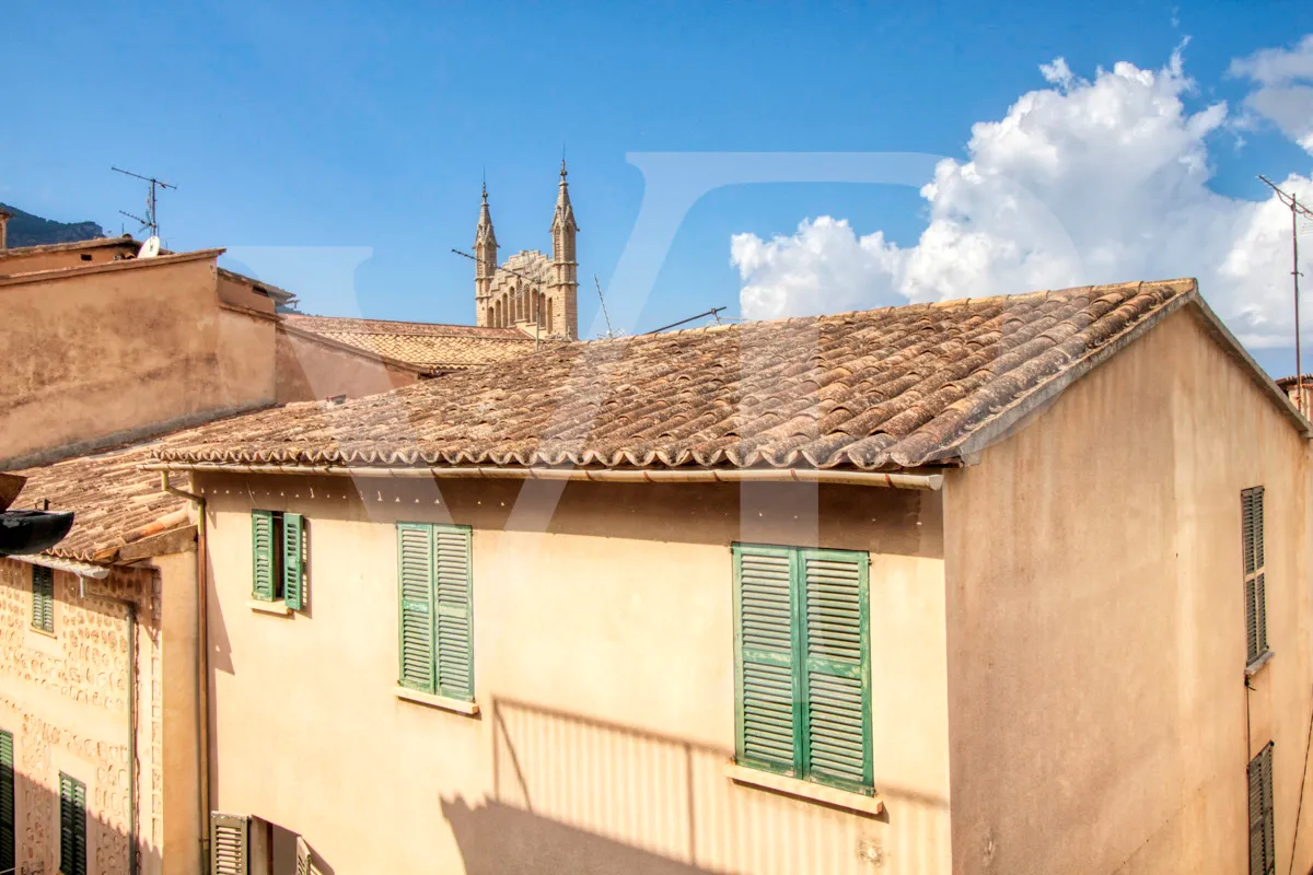 beautiful-large-manor-house-in-two-flats-for-sale-in-the-centre-of-sóller-majorca