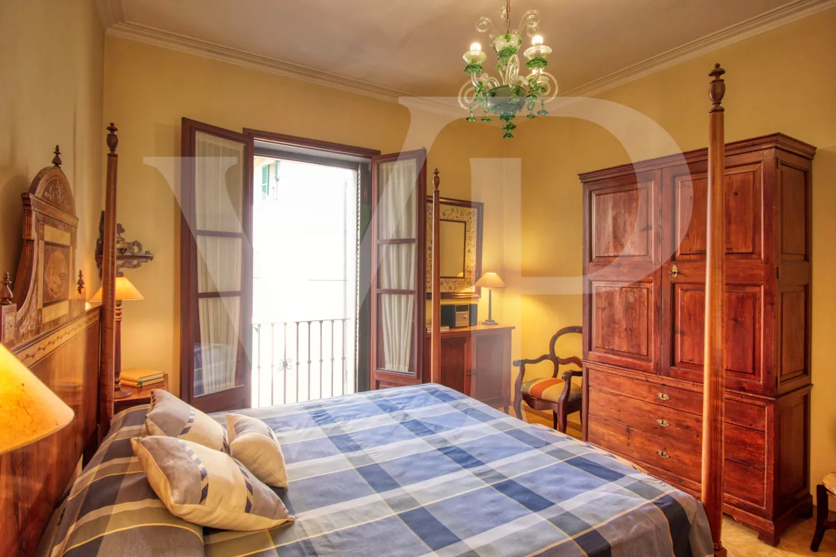 beautiful-large-manor-house-in-two-flats-for-sale-in-the-centre-of-sóller-majorca