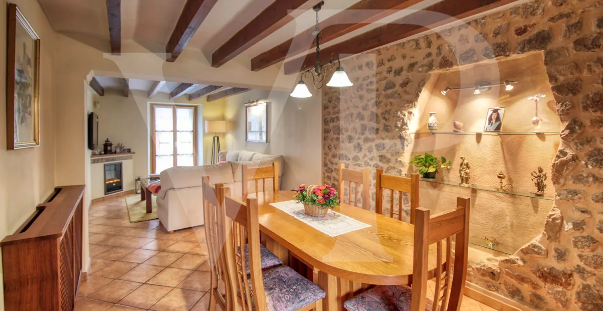 Fantastisches Herrenhaus mit Pool zu verkaufen in Soller, im Zentrum der Serra de Tramuntana.