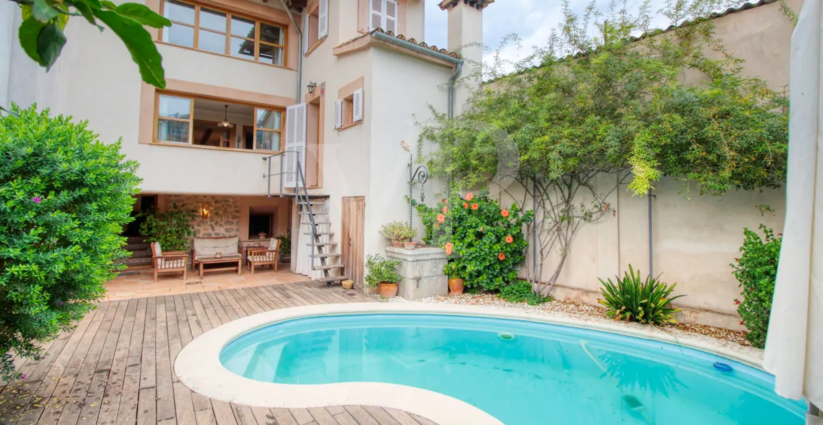 Fantastisches Herrenhaus mit Pool zu verkaufen in Soller, im Zentrum der Serra de Tramuntana.