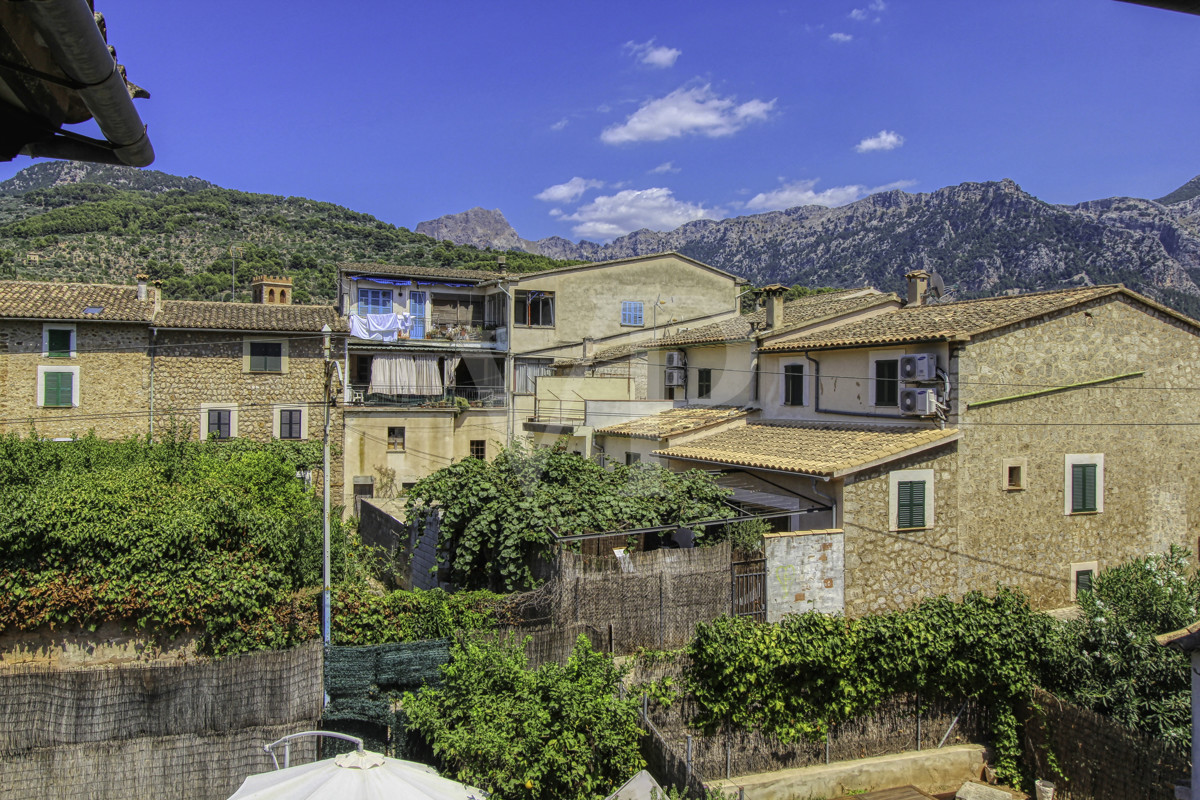 Fantastisches Herrenhaus mit Pool zu verkaufen in Soller, im Zentrum der Serra de Tramuntana.