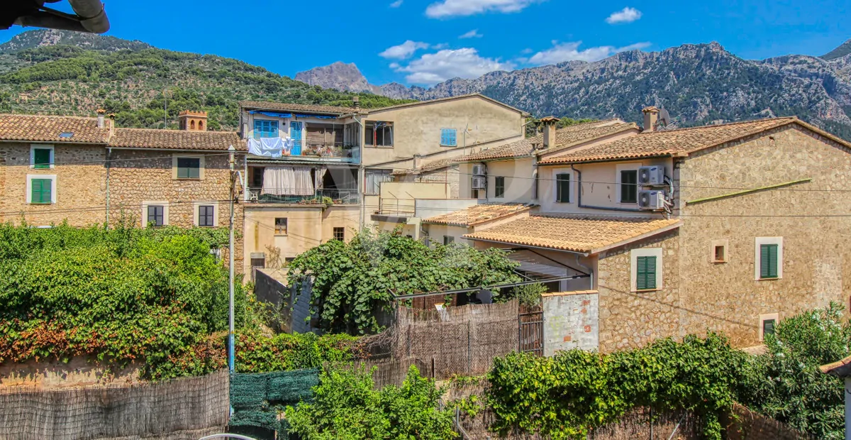 Fantastisches Herrenhaus mit Pool zu verkaufen in Soller, im Zentrum der Serra de Tramuntana.
