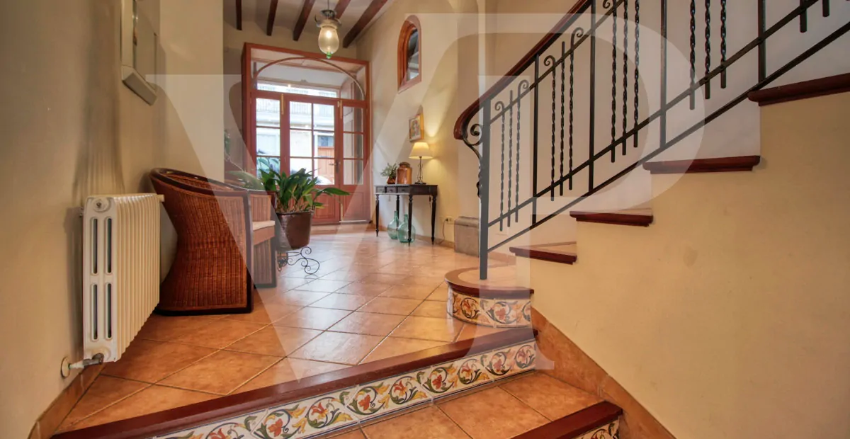 Fantastisches Herrenhaus mit Pool zu verkaufen in Soller, im Zentrum der Serra de Tramuntana.