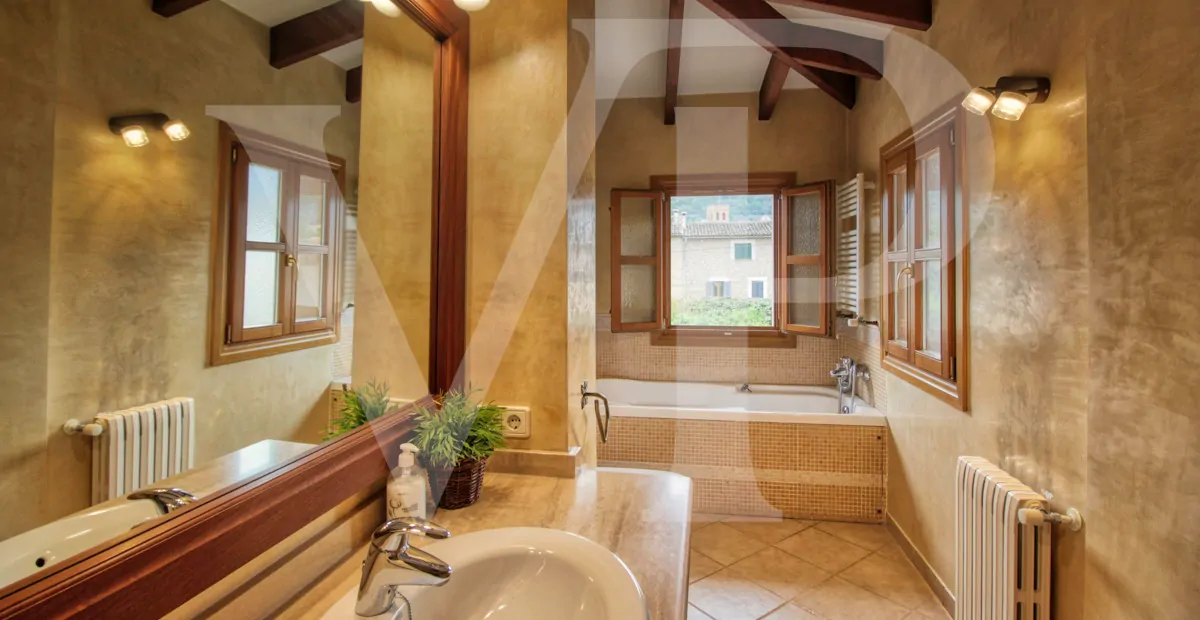 Fantastisches Herrenhaus mit Pool zu verkaufen in Soller, im Zentrum der Serra de Tramuntana.