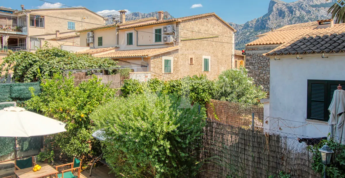 Fantastisches Herrenhaus mit Pool zu verkaufen in Soller, im Zentrum der Serra de Tramuntana.