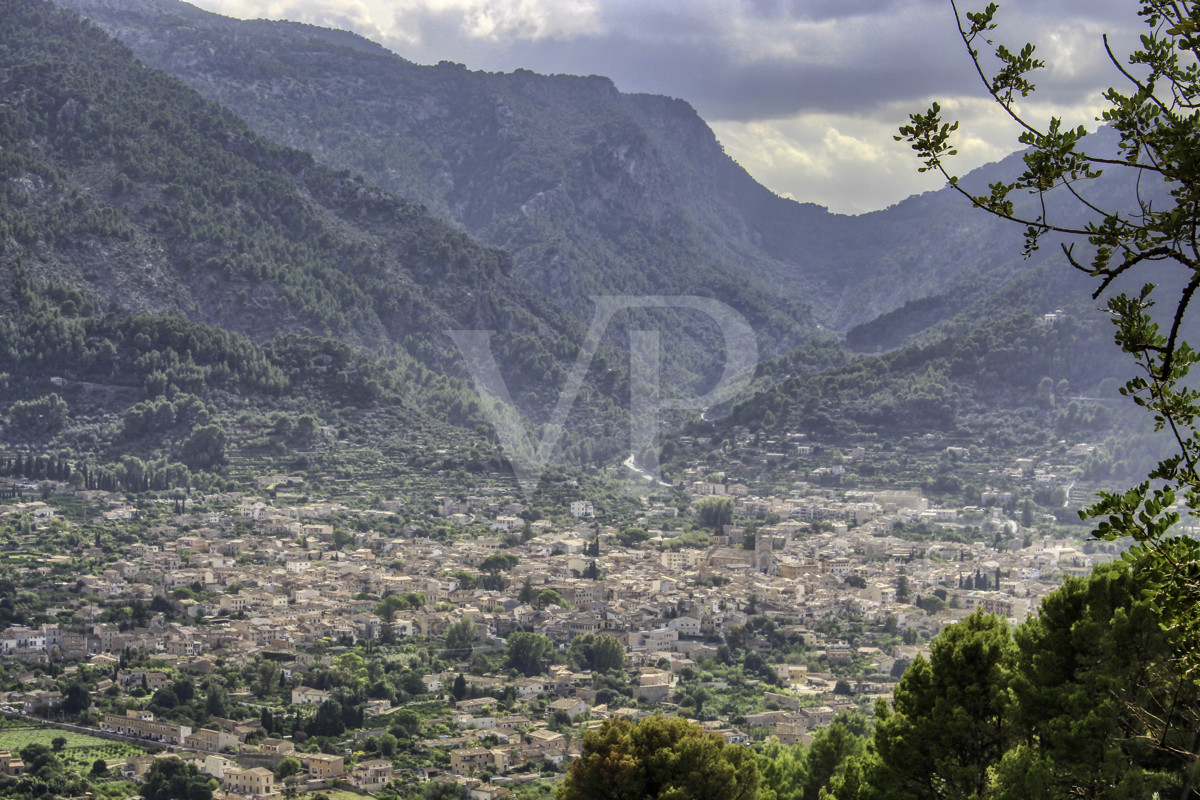 Fantastisches Herrenhaus mit Pool zu verkaufen in Soller, im Zentrum der Serra de Tramuntana.