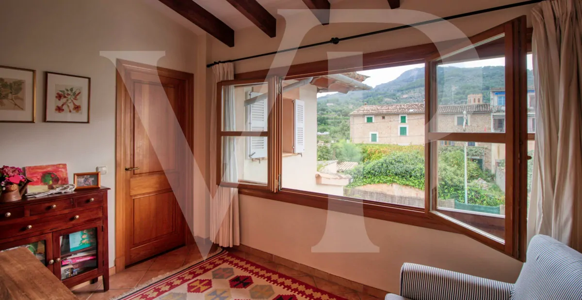 Fantastisches Herrenhaus mit Pool zu verkaufen in Soller, im Zentrum der Serra de Tramuntana.