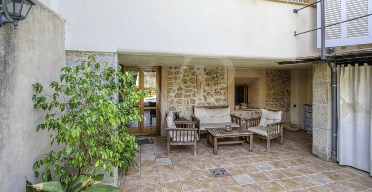 Fantastisches Herrenhaus mit Pool zu verkaufen in Soller, im Zentrum der Serra de Tramuntana.