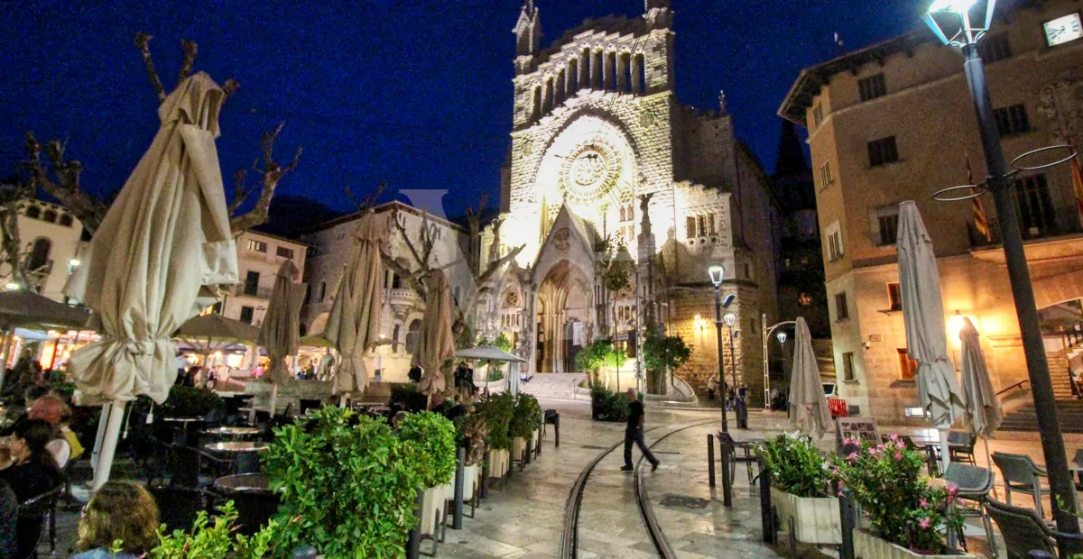 Fantastisches Herrenhaus mit Pool zu verkaufen in Soller, im Zentrum der Serra de Tramuntana.