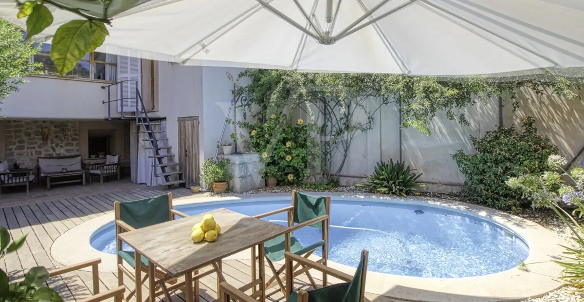 IMG_7770_1Fantastisches Herrenhaus mit Pool zu verkaufen in Soller, im Zentrum der Serra de Tramuntana.2