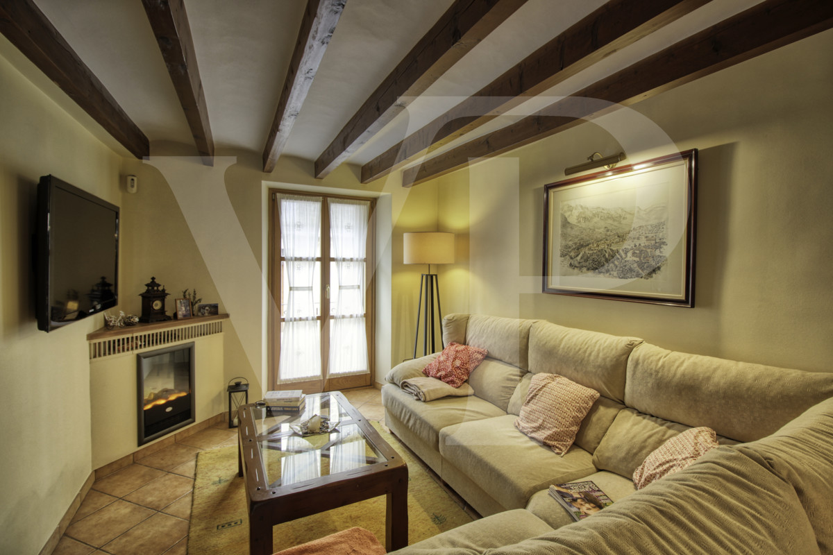 Fantastic manor house with pool for sale in Soller, in the centre of the Serra de Tramuntana.