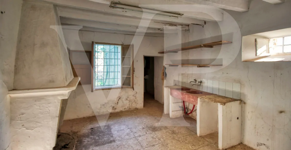 Schöne rustikale Finca zum Verkauf mit traditionellem Haus zu renovieren, gut gelegen in der Nähe von Pollença