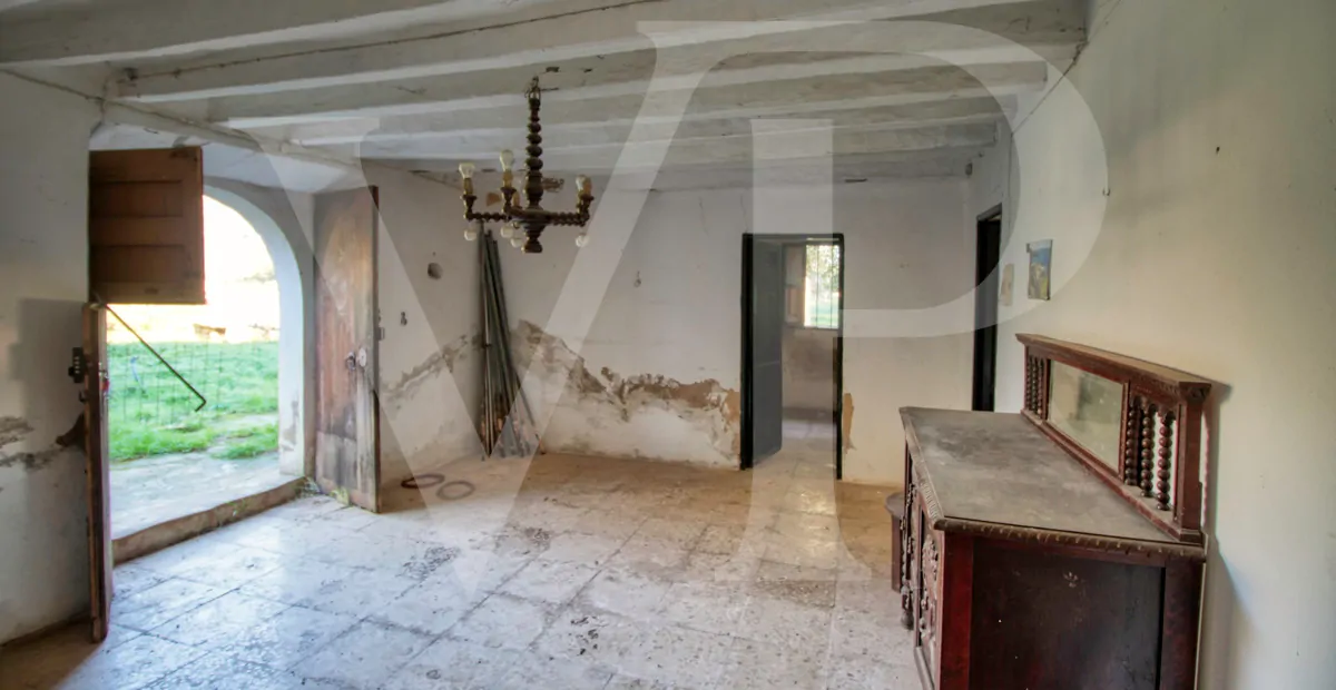 Schöne rustikale Finca zum Verkauf mit traditionellem Haus zu renovieren, gut gelegen in der Nähe von Pollença