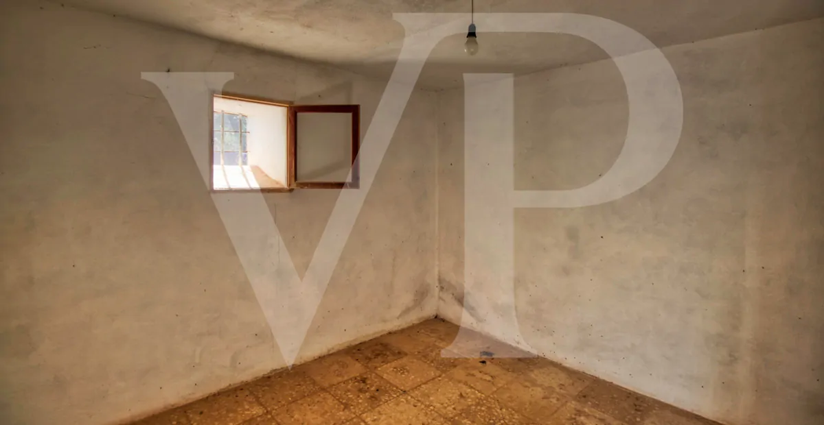 Schöne rustikale Finca zum Verkauf mit traditionellem Haus zu renovieren, gut gelegen in der Nähe von Pollença