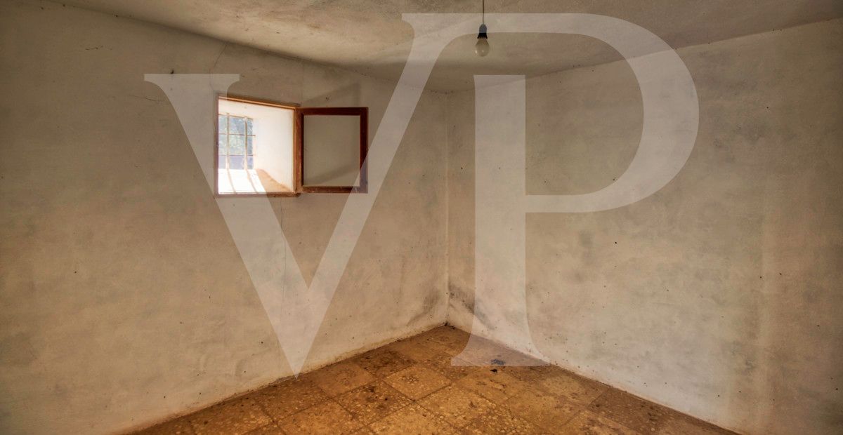 Schöne rustikale Finca zum Verkauf mit traditionellem Haus zu renovieren, gut gelegen in der Nähe von Pollença