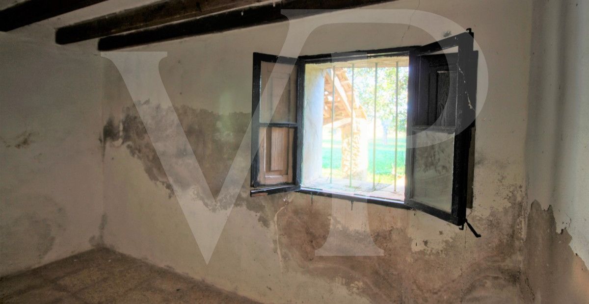 Schöne rustikale Finca zum Verkauf mit traditionellem Haus zu renovieren, gut gelegen in der Nähe von Pollença