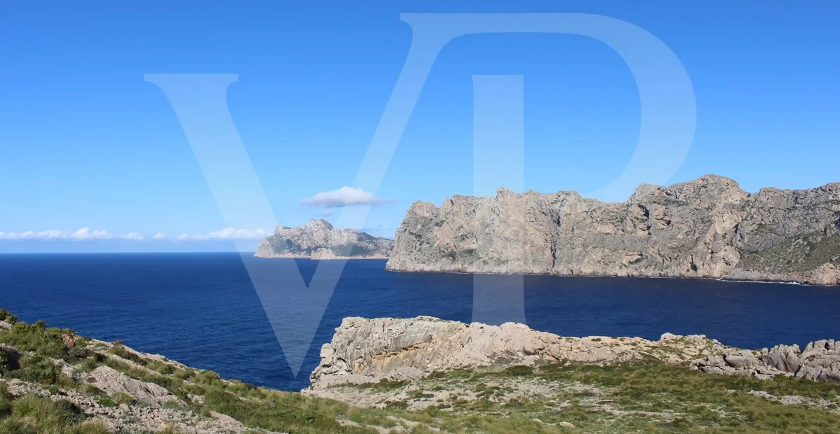 Schöne rustikale Finca zum Verkauf mit traditionellem Haus zu renovieren, gut gelegen in der Nähe von Pollença