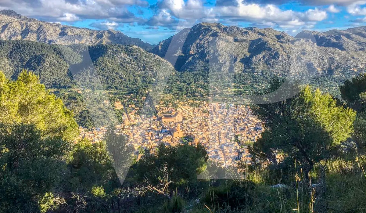 Schöne rustikale Finca zum Verkauf mit traditionellem Haus zu renovieren, gut gelegen in der Nähe von Pollença