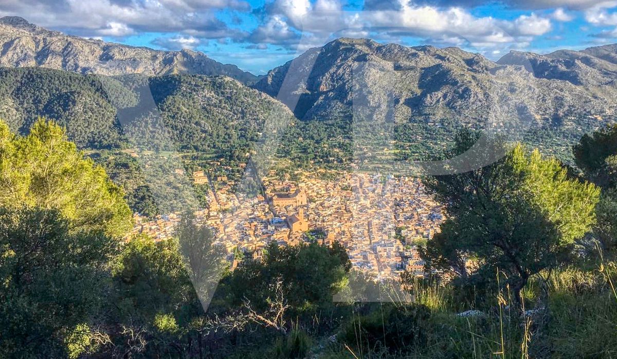 Schöne rustikale Finca zum Verkauf mit traditionellem Haus zu renovieren, gut gelegen in der Nähe von Pollença