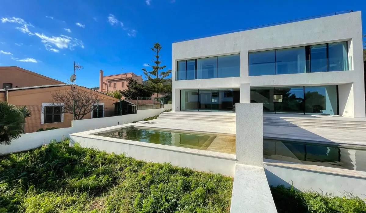 Fantástica nueva casa adosada con piscina y vistas al mar en venta en La Pedruscada en Capdepera