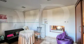 von_poll_real_estate_property_ES223427_image_93