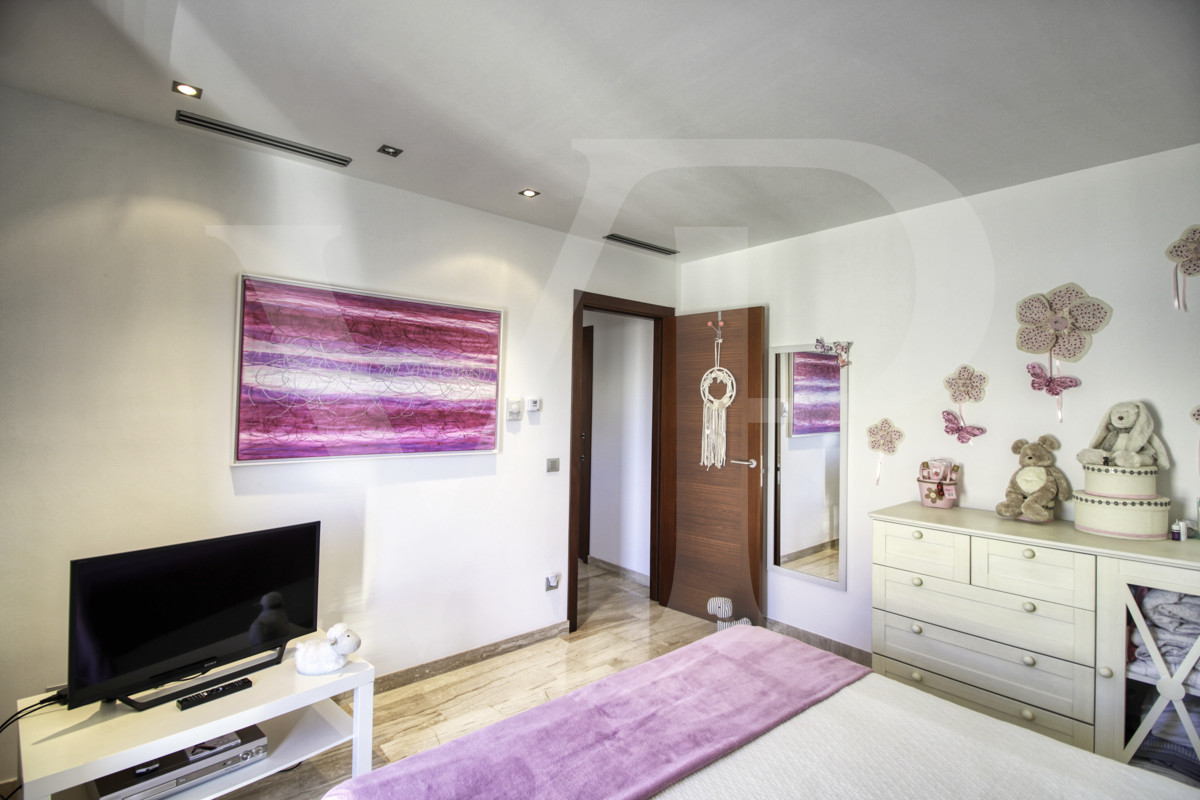 Perfecto-chalet-con-jardín-garaje-y-oficinas-en-buena-ubicación-en-Muro-Mallorca