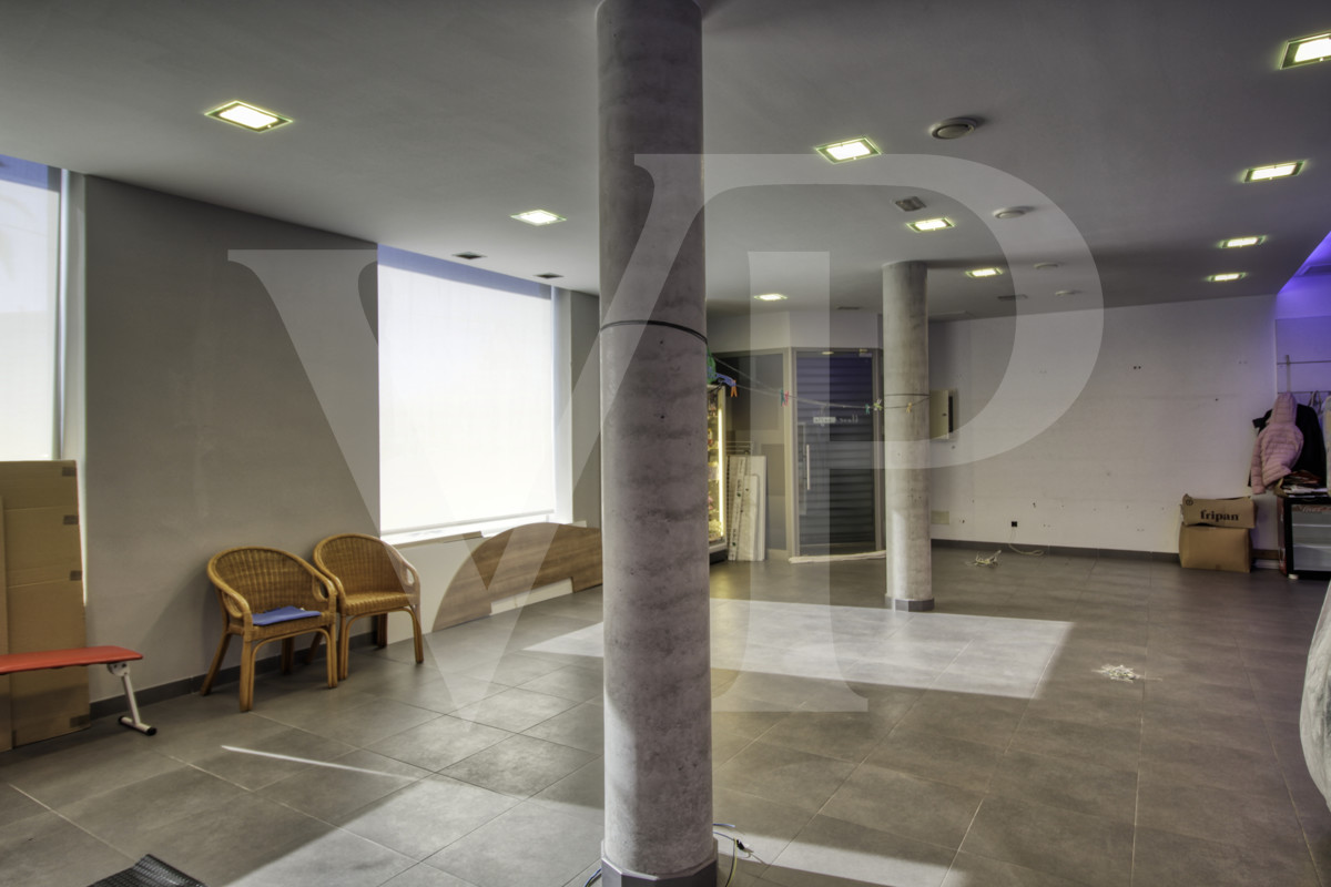 Perfecto-chalet-con-jardín-garaje-y-oficinas-en-buena-ubicación-en-Muro-Mallorca