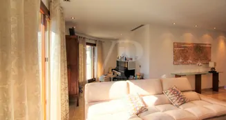 von_poll_real_estate_property_ES223427_image_42